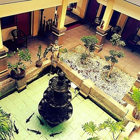 Hotel Sentral Pabean Buleleng Extérieur photo