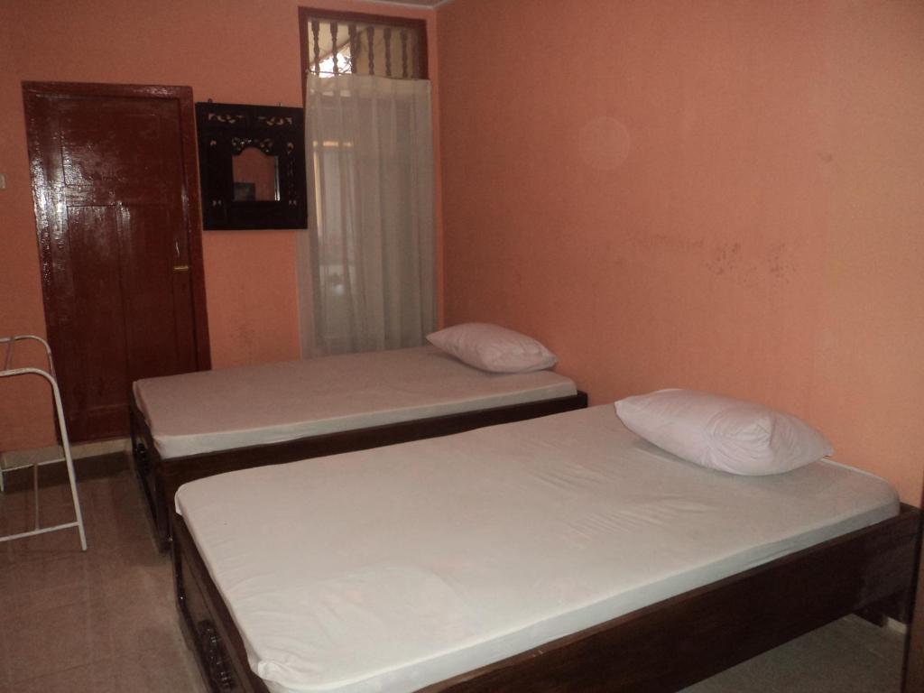 Hotel Sentral Pabean Buleleng Extérieur photo