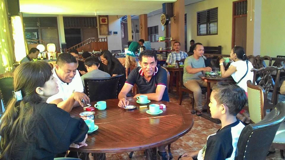 Hotel Sentral Pabean Buleleng Extérieur photo
