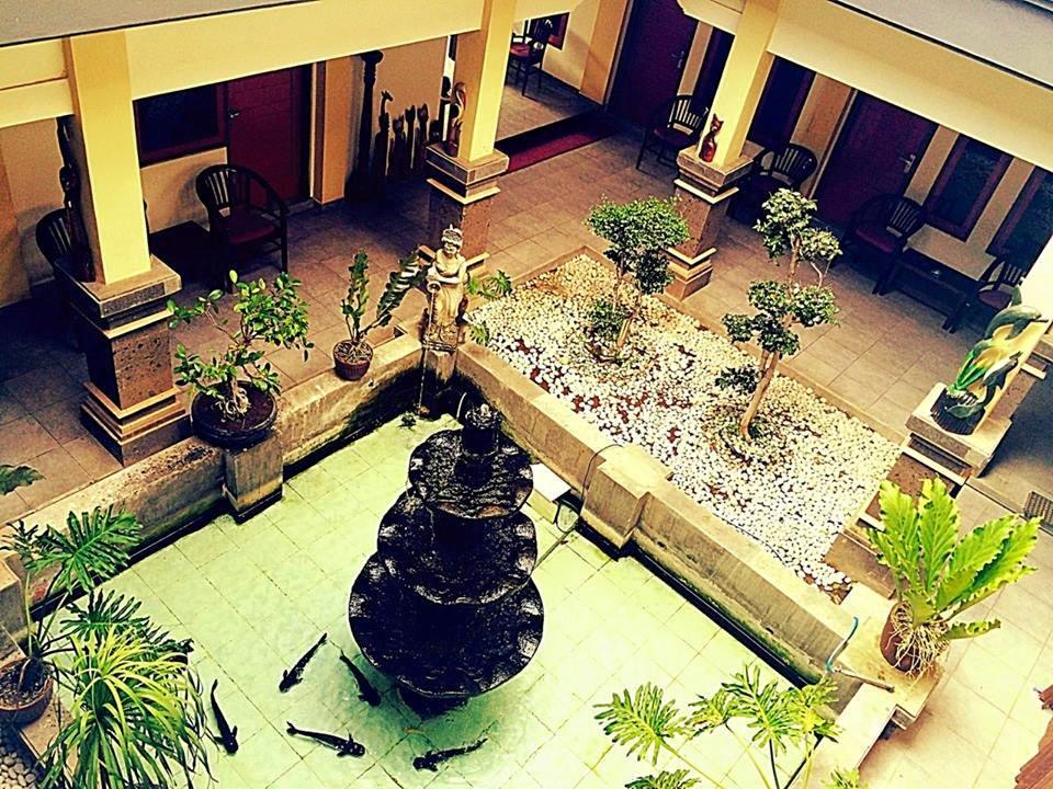 Hotel Sentral Pabean Buleleng Extérieur photo