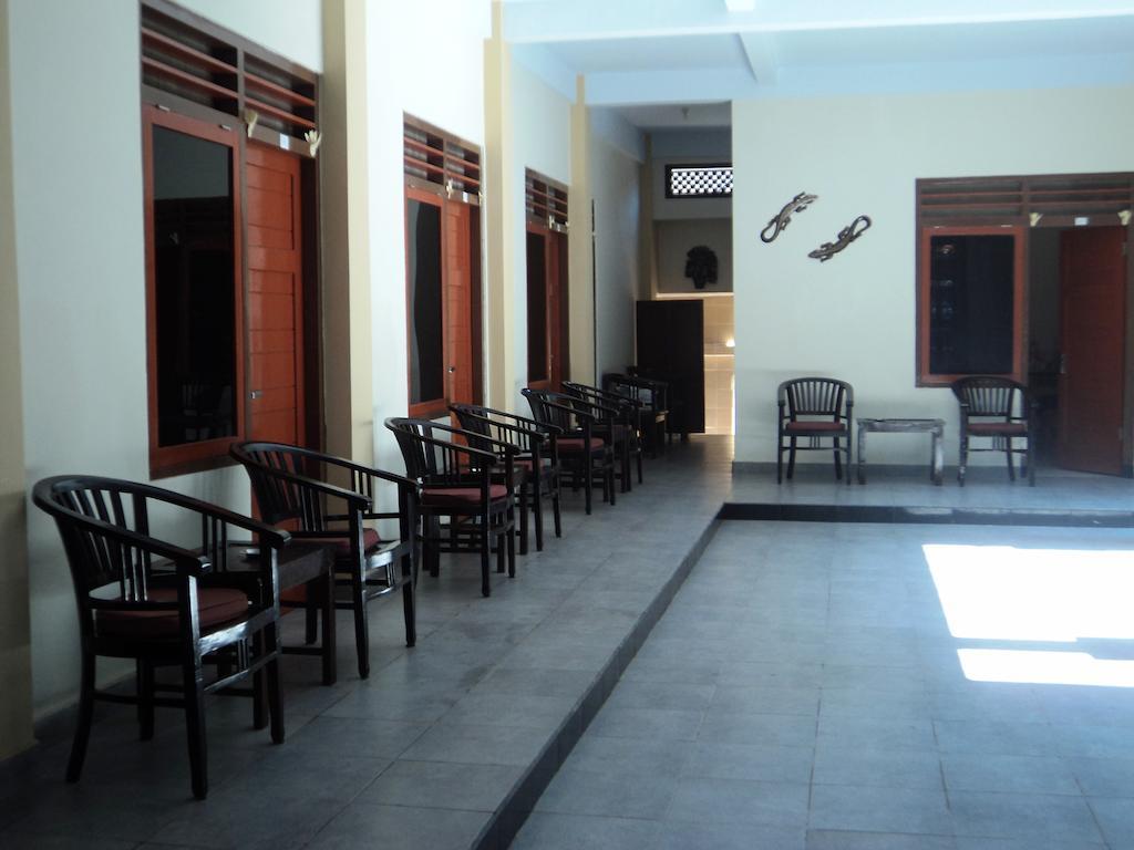 Hotel Sentral Pabean Buleleng Chambre photo