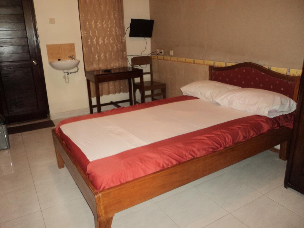 Hotel Sentral Pabean Buleleng Extérieur photo
