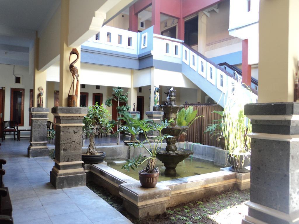 Hotel Sentral Pabean Buleleng Extérieur photo