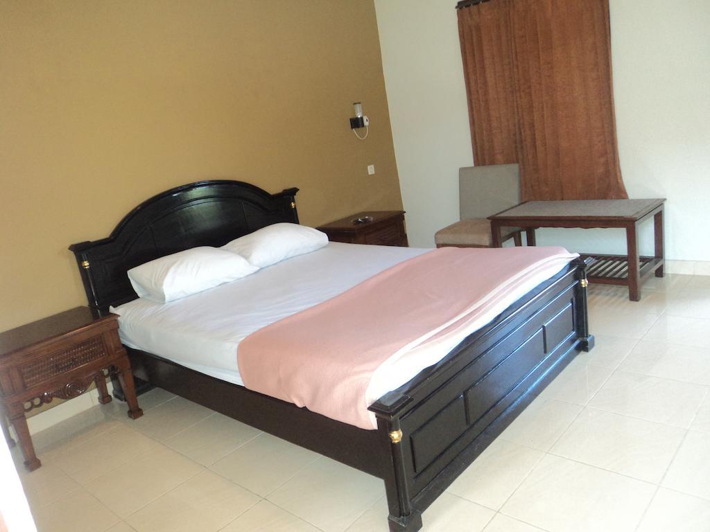 Hotel Sentral Pabean Buleleng Extérieur photo